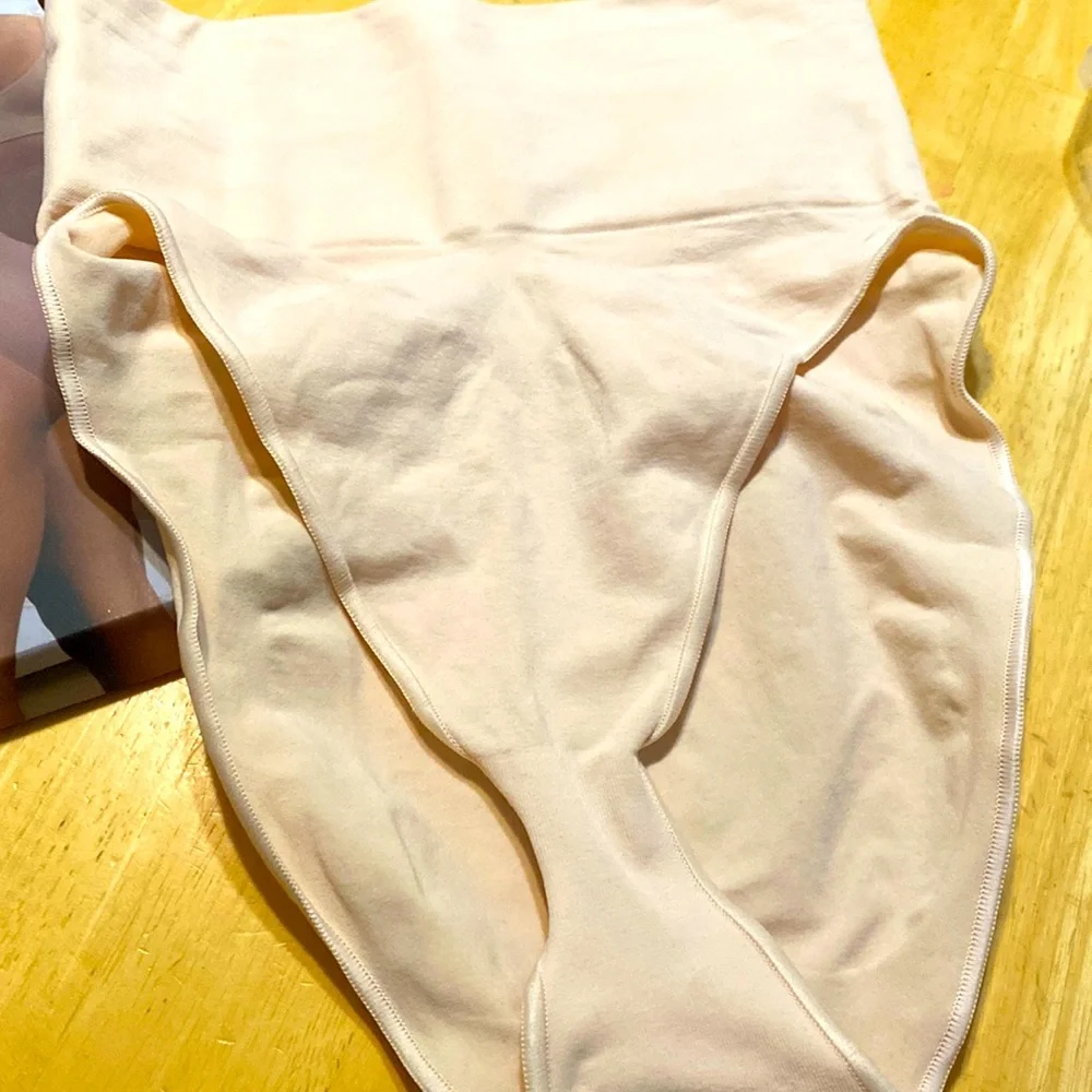 Skims sculpting mid waist brief